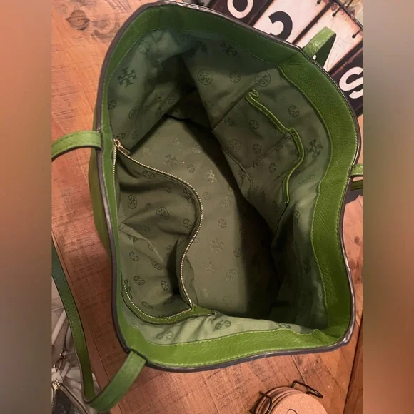 SOLD Tory Burch East West Tote in green - Picture 6 of 8